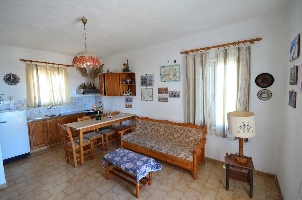 Villa Feggari Makrýgialos الغرفة الصورة